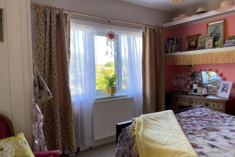 Bedroom2a.jpg