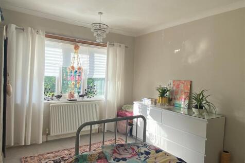 Bedroom1a.jpg