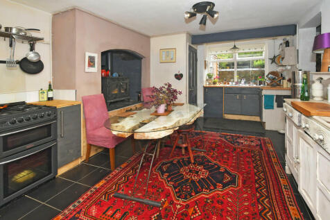 8c kitchen 2.jpeg