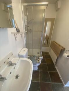8g bathroom 1
