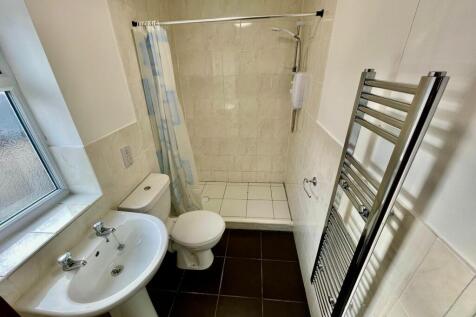bathroom .jpeg