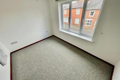 bedroom 1.jpeg