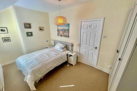 52 Bedroom