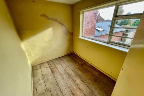 WhatsApp Image 2025-11-10 at 10.51.00_2557f69d