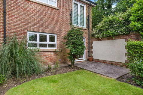 Front Patio 1