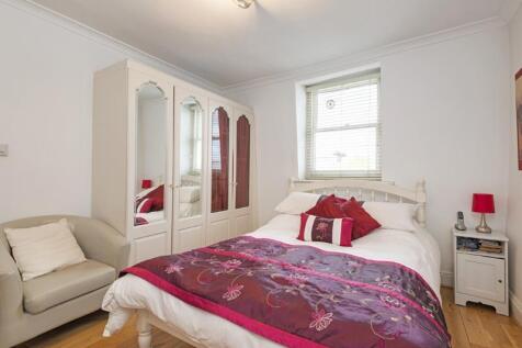 Sutherland Main Bedroom.jpg