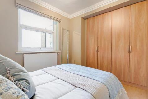 9_Bedroom-3-1-850x570 (1).jpg