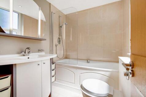 5_Master-Ensuite-0-850x570 (1).jpg