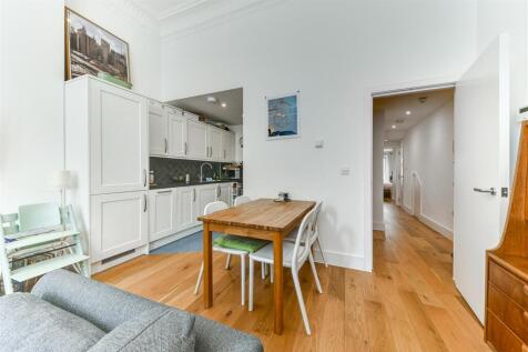 4, 62 Sutherland Avenue-14.jpg