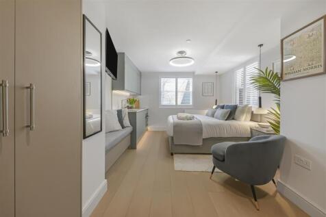 One Stay - Studio 5, 9 &amp;13 - Bedroom - Image 1 (1)
