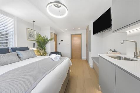 One Stay - Studio 5, 9 &amp;13 - Bedroom - Image 6 (1)