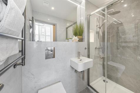 One Stay - Studio 7 - Bathroom - Image 1.jpg