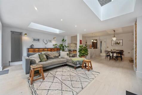 RCBW- randolph avenue- lonuge 3.jpg