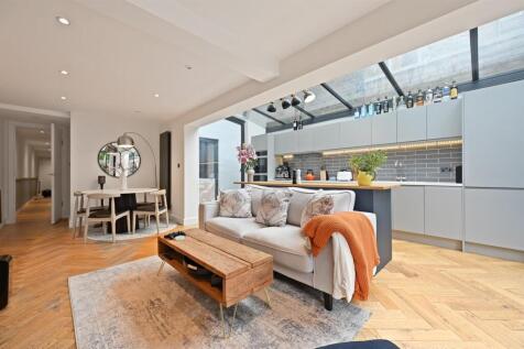 BW - Surrendale Place - 24 (1).jpg