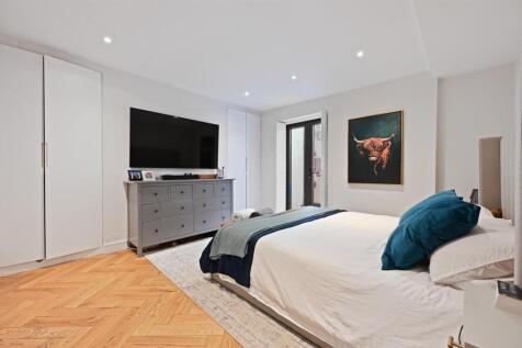 BW - Surrendale Place - 3 (1).jpg