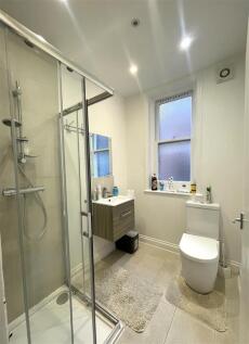 Second Floor Bathroom.JPG