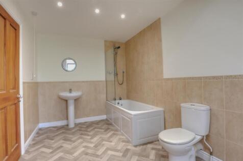 Ensuite 2.jpeg