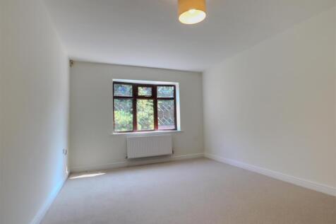 Bedroom 5.jpeg