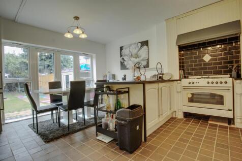 Kitchen 1.jpeg