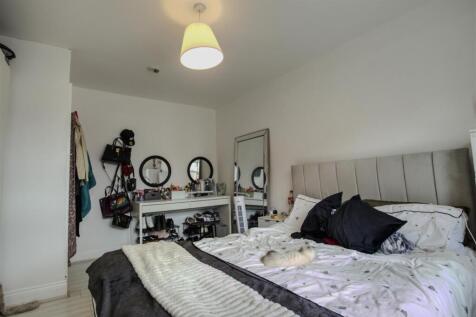 Bedroom 1 2.jpeg