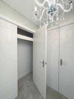 Examp. Dressing Room
