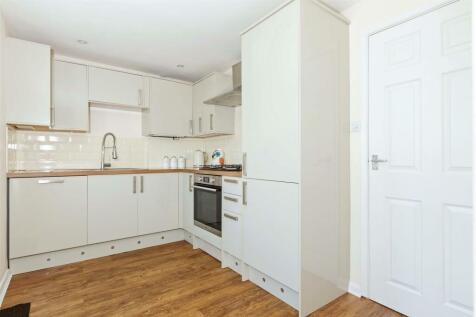 For Sale by Aspire Residential - Lingfield Close