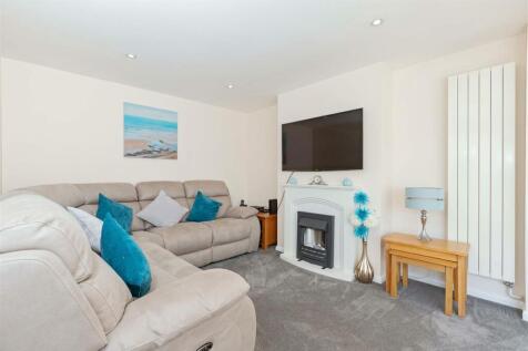 For Sale by Aspire Residential - Lingfield Close