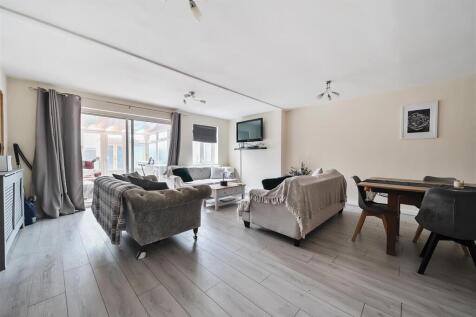 For Sale by Aspire Residential | Ashacre Lane