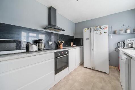 For Sale by Aspire Residential | Ashacre Lane