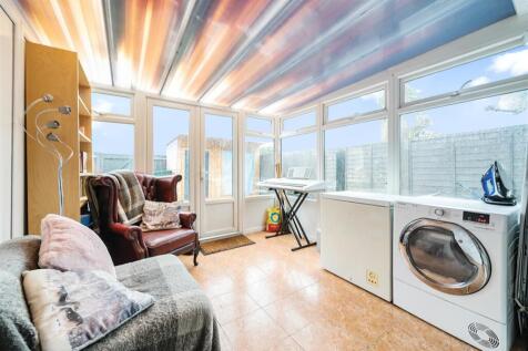 For Sale by Aspire Residential | Ashacre Lane