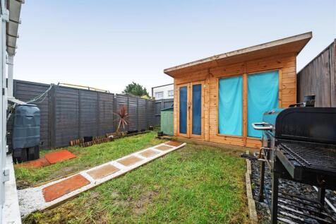 For Sale by Aspire Residential | Ashacre Lane