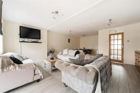 For Sale by Aspire Residential | Ashacre Lane