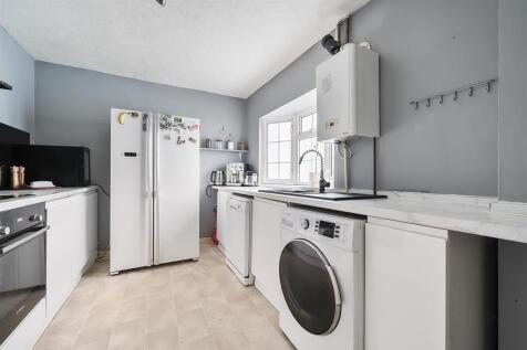 For Sale by Aspire Residential | Ashacre Lane