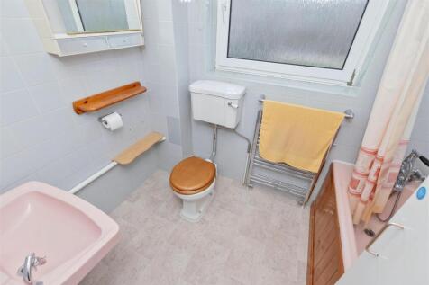 For Sale by Aspire Residential | Longlands Glade