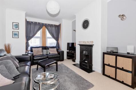 For sale by Aspire Residential | St Anselms Road