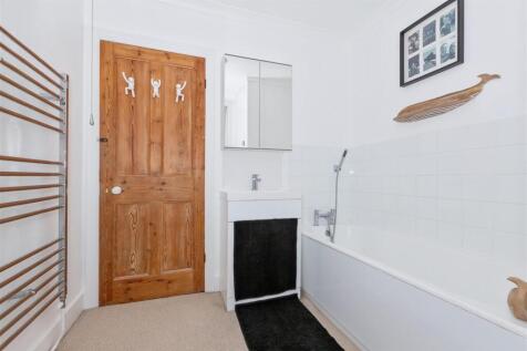 For sale by Aspire Residential | St Anselms Road