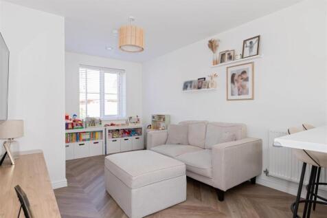 For Sale by Aspire Residential | Gerbera Road