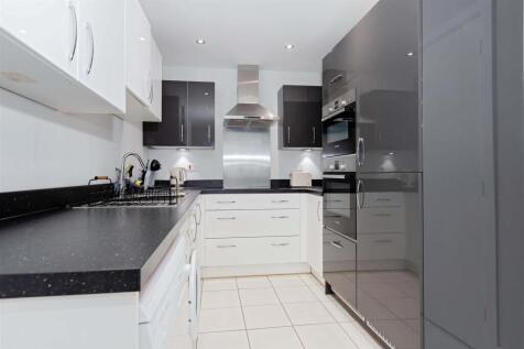 For Sale by Aspire Residential | Weald Place