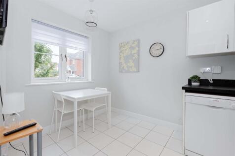 For Sale by Aspire Residential | Weald Place