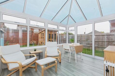 For Sale by Aspire Residential | Weald Place