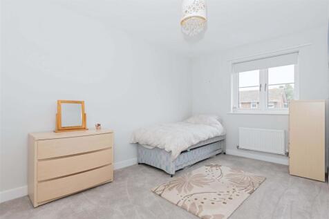 For Sale by Aspire Residential | Weald Place