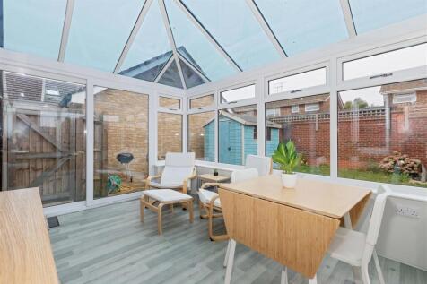 For Sale by Aspire Residential | Weald Place