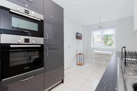 For Sale by Aspire Residential | Weald Place