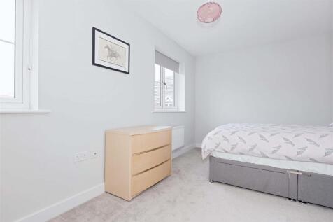 For Sale by Aspire Residential | Weald Place