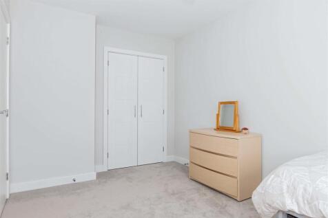 For Sale by Aspire Residential | Weald Place