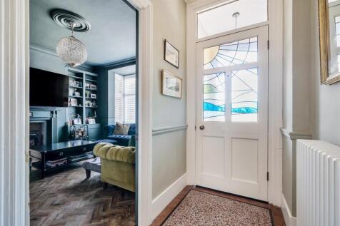 For Sale by Aspire Residential | Broadwater Road