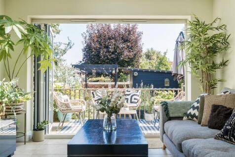 For Sale by Aspire Residential | Broadwater Road