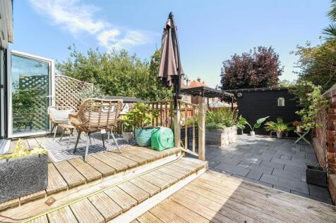 For Sale by Aspire Residential | Broadwater Road