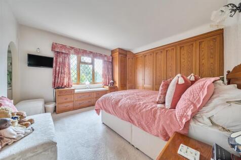 For Sale by Aspire Residential | Crockhurst Hill