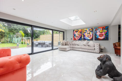 Welham Road 13 Family Room-2